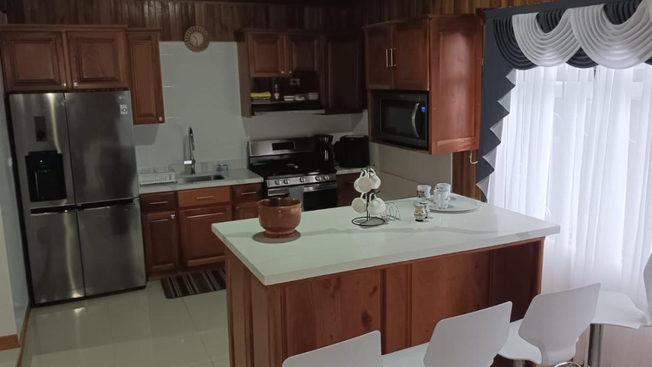 Monteverde Guesthouse מראה חיצוני תמונה