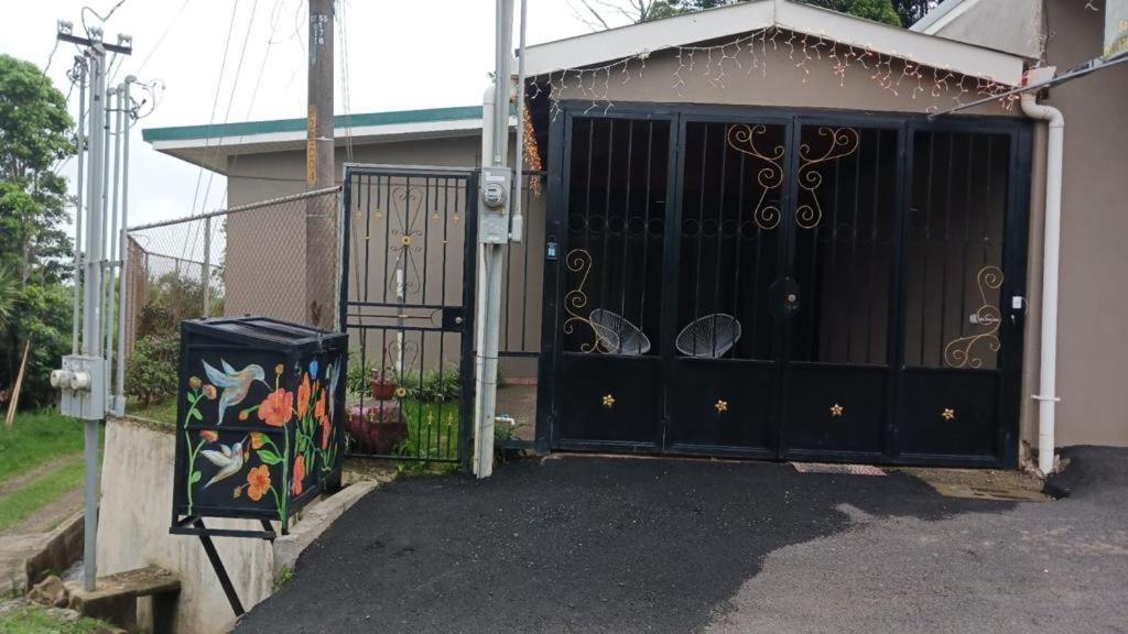 Monteverde Guesthouse מראה חיצוני תמונה